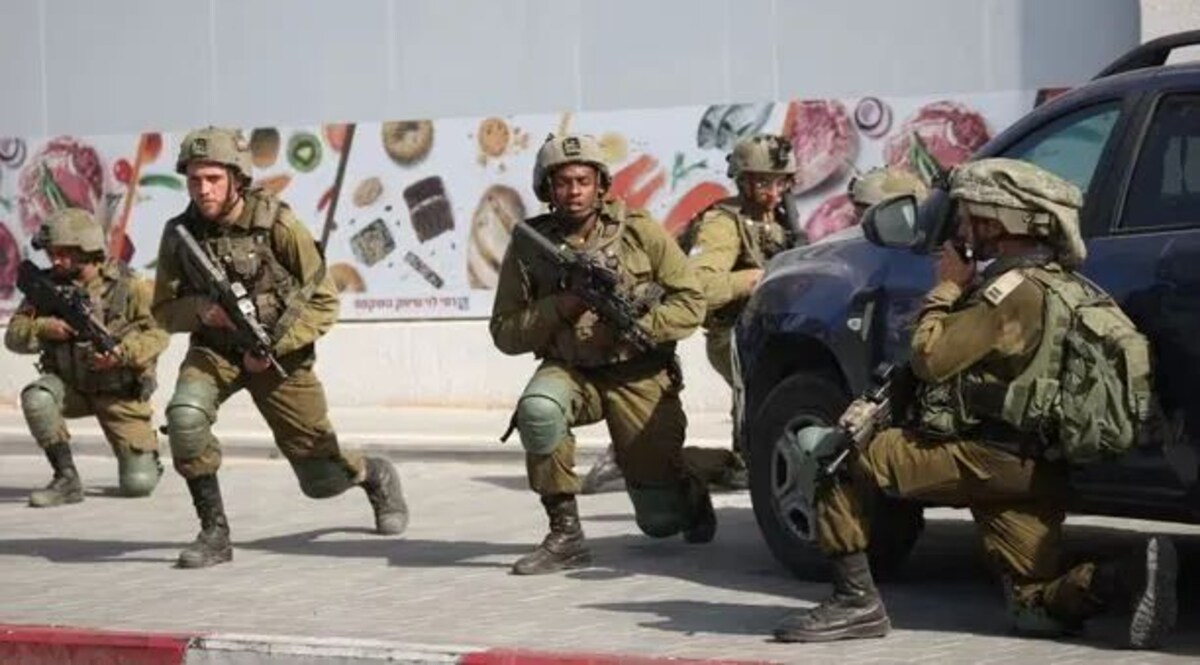 इजराइल के कमांडोज का लाइव ऑपरेशन, 250 बंधक तो छुड़ाए ही, हमास के 26 आतंकी पकड़कर ले गए इजराइल के कमांडो फोर्सेज ने ऑपरेशन आइरन स्वॉर्ड करके बंधकों को छुड़वाया