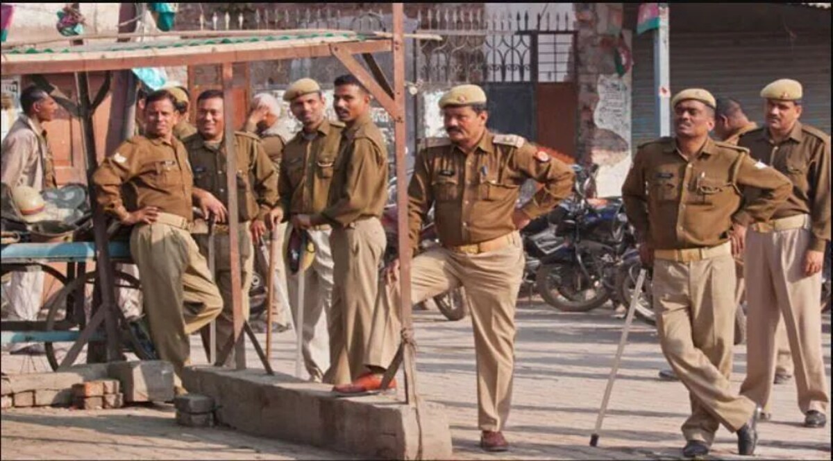यूपी पुलिस ने डकैती का केस पानी में परछाई देखकर सॉल्व कर दिया, क्या है पूरा सच? Crime News