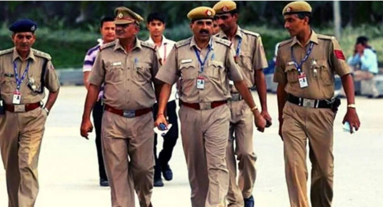 नोएडा: भारतीय किसान यूनियन के नेता समेत 10 के खिलाफ धोखाधड़ी, फिरौती के आरोप में मामला दर्ज नोएडा: भारतीय किसान यूनियन के नेता समेत 10 के खिलाफ धोखाधड़ी, फिरौती के आरोप में मामला दर्ज