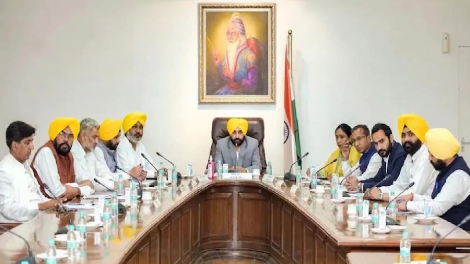 पंजाब में चली अफ़सरों की तबादला एक्सप्रेस, सरकार ने 20 आईएएस, पीसीएस अधिकारियों के तबादले किए पंजाब में चली अफ़सरों की तबादला एक्सप्रेस, सरकार ने 20 आईएएस, पीसीएस अधिकारियों के तबादले किए