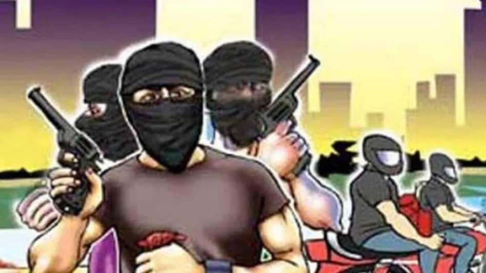 दिल्ली के चांदनी चौक इलाके में बड़ी Robbery, लुटेरों ने लड़की को बंधक बनाकर 12 लाख रुपये की लूट की दिल्ली के चांदनी चौक इलाके में बड़ी Robbery, लुटेरों ने लड़की को बंधक बनाकर 12 लाख रुपये की लूट की