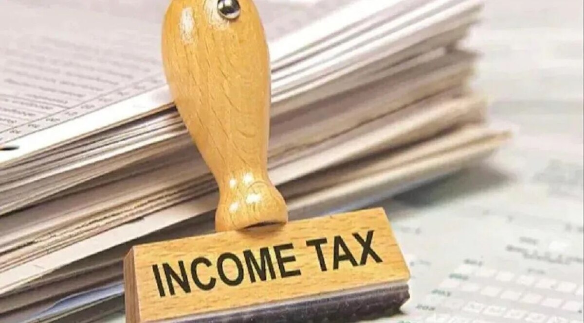 कर्नाटक: ठेकेदार, अन्य के खिलाफ आयकर विभाग के छापे में 50 करोड़ रुपये से अधिक नकदी बरामद Photo