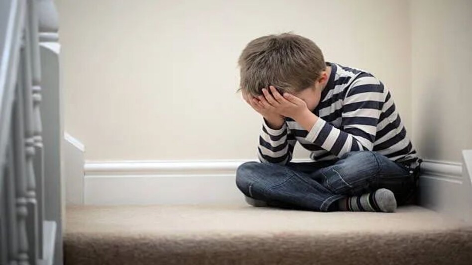 दादा से पोता को मांग रहा था स्मार्टफोन, नहीं दिया तो फर्टिलाइजर खाकर दे दी जान दादा से पोता को मांग रहा था स्मार्टफोन, नहीं दिया तो फर्टिलाइजर खाकर दे दी जान