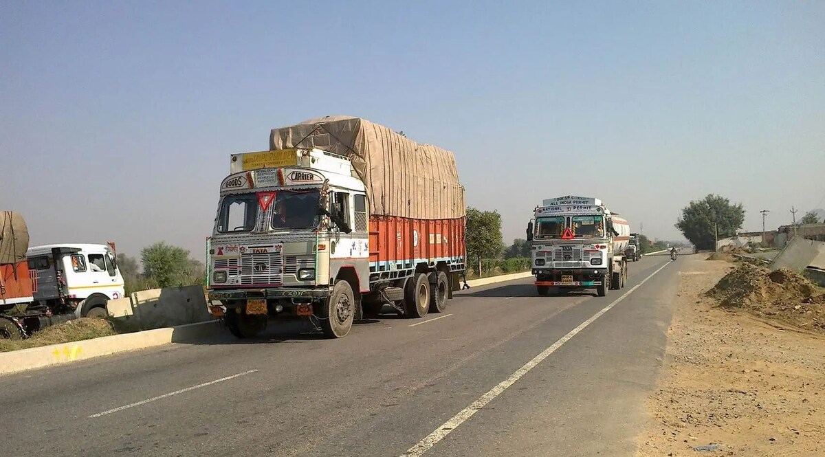 बेटे, अलग रह रही पत्नी और उसके लिव-इन पार्टनर को ट्रक से कुचला, तीनों की दम तोड़ा Crime News