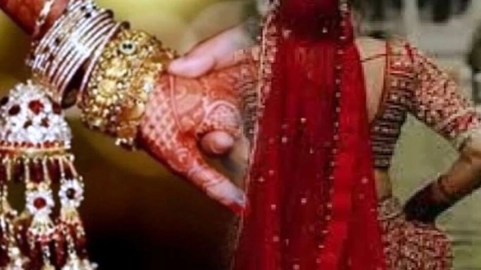 नवम्बर में होनी थी शादी, लड़की शादी के गहने लेकर बॉयफ्रेंड संग हो गयी रफूचक्कर, मुकदमा दर्ज नवम्बर में होनी थी शादी, लड़की शादी के गहने लेकर बॉयफ्रेंड संग हो गयी रफूचक्कर, मुकदमा दर्ज