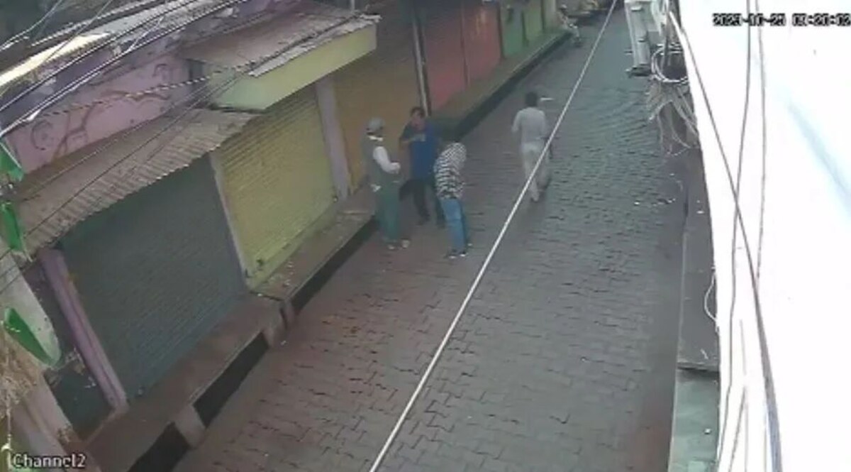 क्राइम ब्रांच का अफसर बता दो ठगों ने सर्राफा कारोबारी से 5 लाख का सीतारानी हार लूट लिया crime news