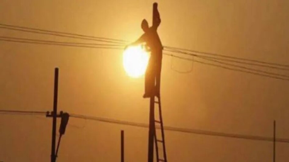 महाराष्ट्र के ठाणे जिले में भयंकर बिजली चोरी, आवासीय इलाकों में 1.04 करोड़ रुपये की बिजली हुई चोरी महाराष्ट्र के ठाणे जिले में भयंकर बिजली चोरी, आवासीय इलाकों में 1.04 करोड़ रुपये की बिजली हुई चोरी