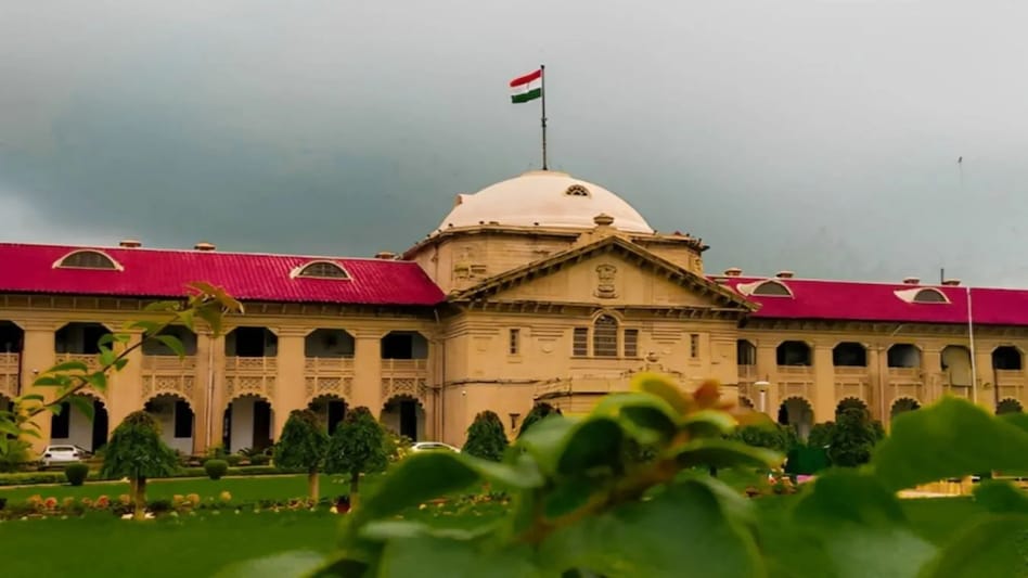 सोशल मीडिया पर अश्लील पोस्ट लाइक करना अपराध नहीं, लेकिन ये काम किया तो मिलेगी सजा- Allahabad High Court सोशल मीडिया पर अश्लील पोस्ट लाइक करना अपराध नहीं, लेकिन ये काम किया तो मिलेगी सजा- Allahabad High C...