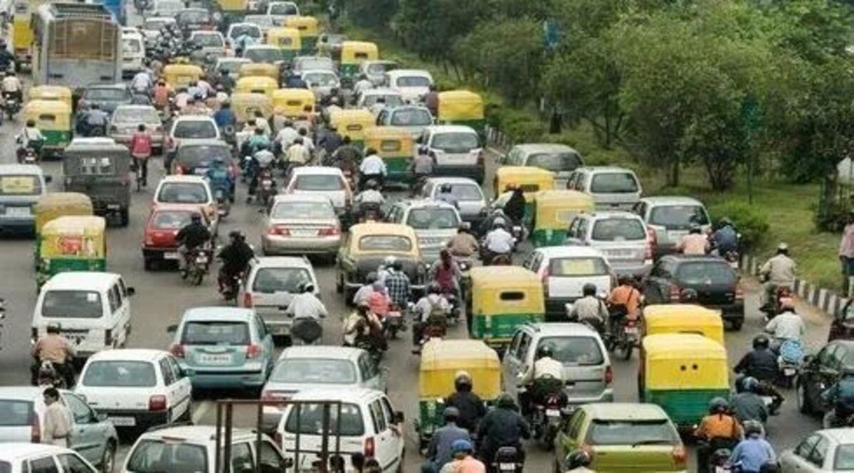 Amrit Kalash Yatra: आज नई दिल्ली इलाके में न जाएं! नई दिल्ली इलाके में शुरू हो चुका है जाम, मेट्रो में उमड़ रही है भीड़, पुलिस के भारी बंदोबस्त Amrit Kalash Yatra Traffic Jam