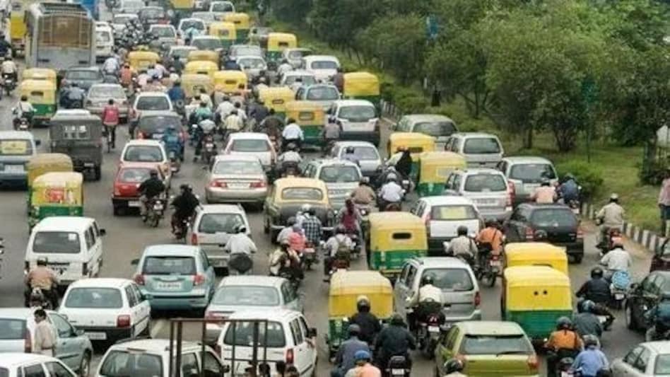 Amrit Kalash Yatra: आज नई दिल्ली इलाके में न जाएं! नई दिल्ली इलाके में शुरू हो चुका है जाम, मेट्रो में उमड़ रही है भीड़, पुलिस के भारी बंदोबस्त Amrit Kalash Yatra: आज नई दिल्ली इलाके में न जाएं! नई दिल्ली इलाके में शुरू हो चुका है जाम, मेट्रो...