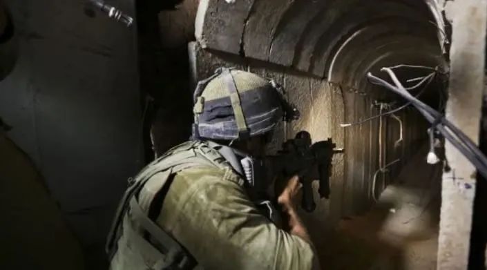 जंग के मैदान में इजरायल के 'टेडी बियर' ने मचाई तबाही, गाजा में उखाड़े हमास के पांव, IDF के 11 प्वाइंट War Plan का हुआ खुलासा जंग के मैदान में इजरायल के 'टेडी बियर' ने मचाई तबाही, गाजा में उखाड़े हमास के पांव, IDF के 11 प्वाइ...