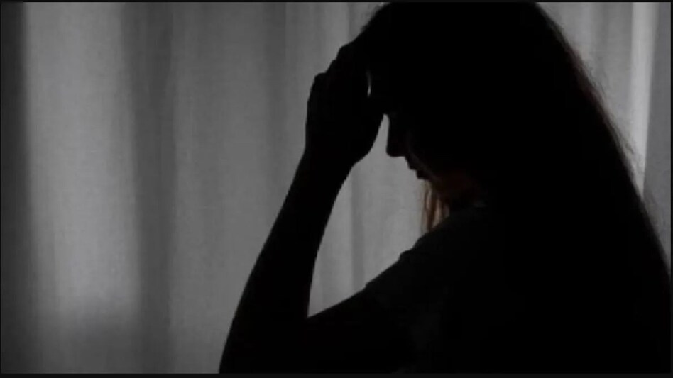 मैट्रिमोनियल साइट पर दोस्ती, शादी का झांसा देकर किया रेप, बनाया वीडियो... मैट्रिमोनियल साइट पर दोस्ती, शादी का झांसा देकर किया रेप, बनाया वीडियो...