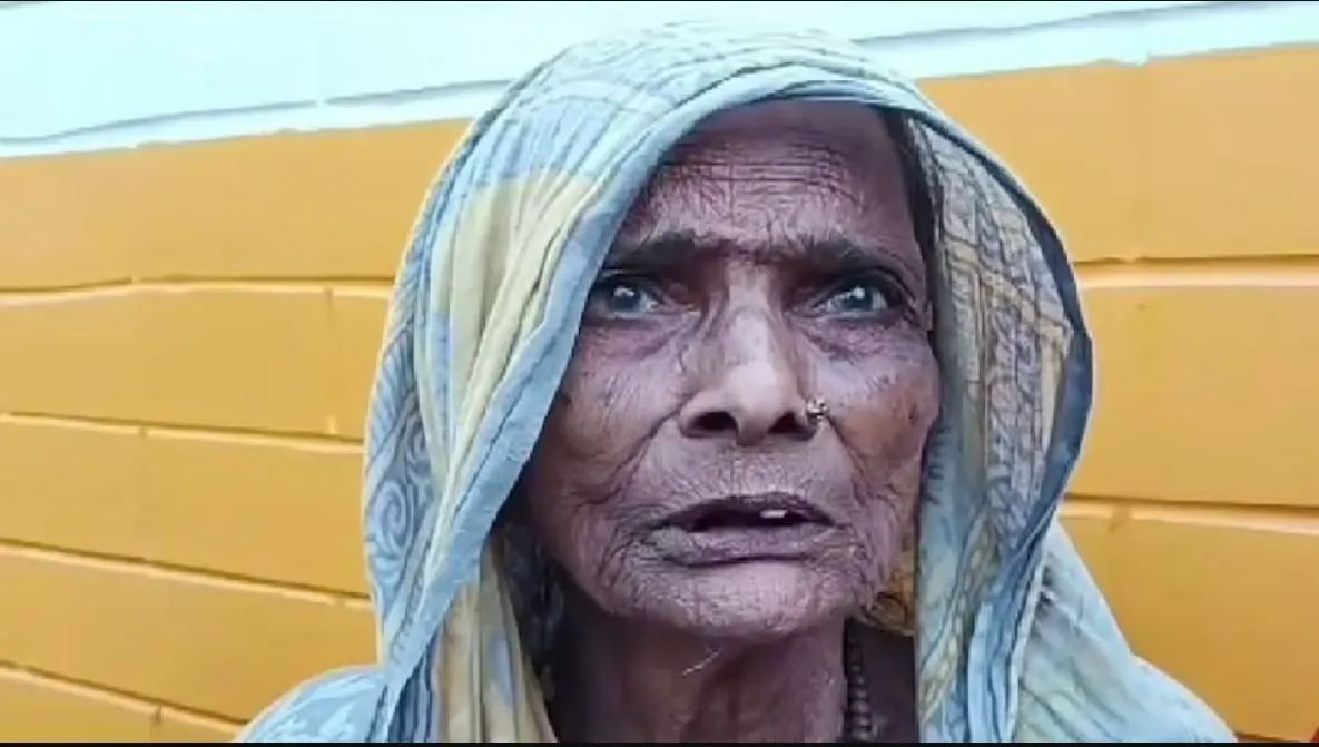 मां की हत्या कर जलाई लाश, कमरा बंद कर मां को मारता रहा, बेबस नानी खिड़की से देखती रही मां की हत्या कर जलाई लाश, कमरा बंद कर मां को मारता रहा, बेबस नानी खिड़की से देखती रही