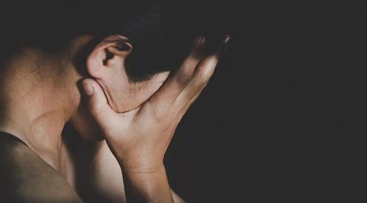 "अपने केबिन में बुलाकर करता था गंदी हरकतें," 50 से ज्यादा लड़कियों ने प्रिंसिपल पर लगाए आरोप Crime News