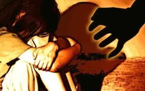 भुवनेश्वर में झुग्गी बस्ती में पांच साल की बच्ची से बलात्कार, गला रेत कर हत्या की गई भुवनेश्वर में झुग्गी बस्ती में पांच साल की बच्ची से बलात्कार, गला रेत कर हत्या की गई