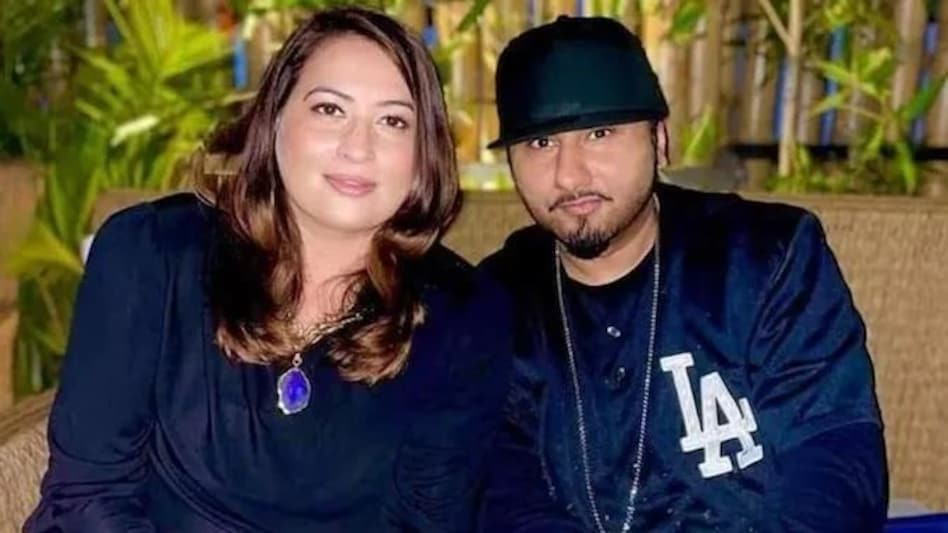 Honey Singh : हनी सिंह का पत्नी से तलाक को मंजूरी, कोर्ट के आखिरी सवाल पर हनी सिंह बोले, अब साथ रहना नामुमकिन Honey Singh : हनी सिंह का पत्नी से तलाक को मंजूरी, कोर्ट के आखिरी सवाल पर हनी सिंह बोले, अब साथ रहन...