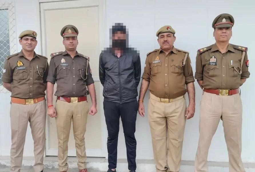 गाजियाबाद में पत्नी पर की अभद्र टिप्पणी, दोस्त ने दोस्त को बाल्टी से पीटकर मार डाला, आरोपी गिरफ़्तार गाजियाबाद में पत्नी पर की अभद्र टिप्पणी, दोस्त ने दोस्त को बाल्टी से पीटकर मार डाला, आरोपी गिरफ़्ता...