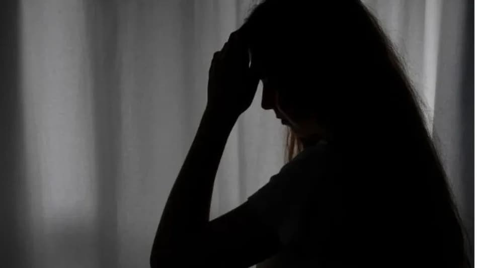 लुफ्थांसा की फ्लाइट में सो रही महिला के अंगो से छेड़छाड़, फ्रैंकफर्ट-बेंगलुरु उड़ान के दौरान महिला का यौन उत्पीड़न, आरोपी गिरफ्तार लुफ्थांसा की फ्लाइट में सो रही महिला के अंगो से छेड़छाड़, फ्रैंकफर्ट-बेंगलुरु उड़ान के दौरान महिला ...