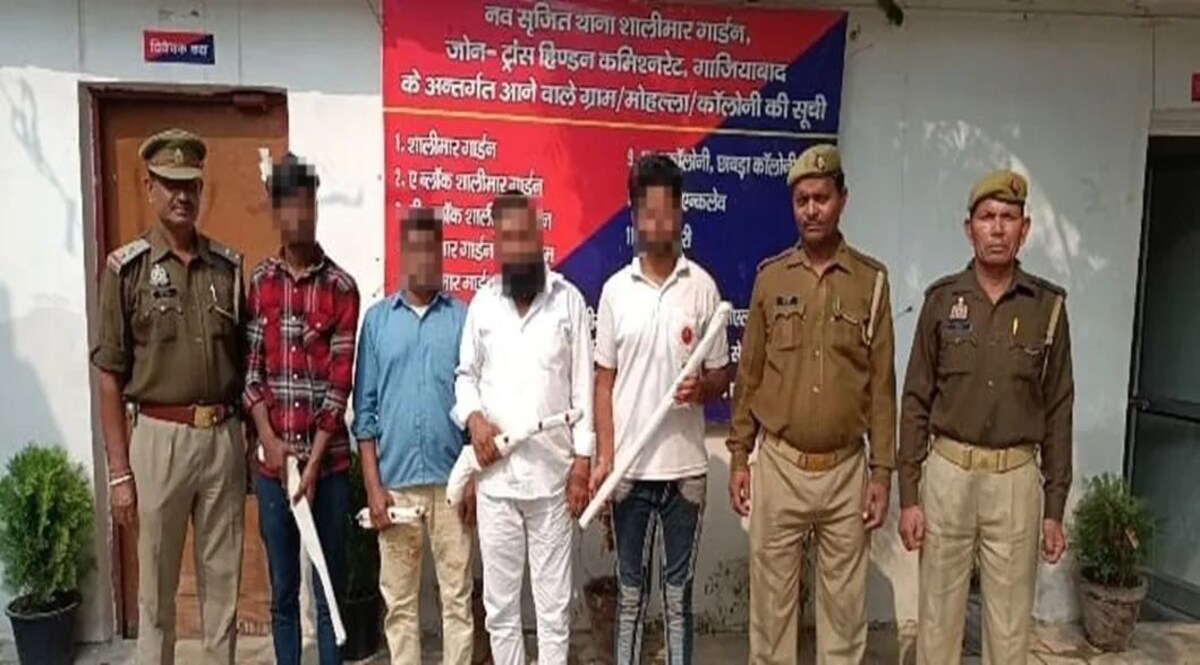 दिल्ली-गाजियाबाद के बदमाशों में गैंगवार, दोनों गुटों में मारपीट-पथराव, तीन को गोली लगी, 30 से ज्यादा राउंड हुई फायरिंग जांच में जुटी पुलिस