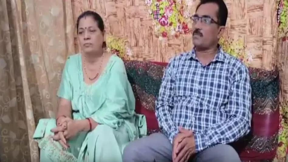 8 साल बाद पिता ने ढूंढ निकाले अपने बेटे के कातिल, पुलिस ने की लापरवाही तो पिता ने इकट्ठा किए सबूत, पुलिस पर सवाल 8 साल बाद पिता ने ढूंढ निकाले अपने बेटे के कातिल, पुलिस ने की लापरवाही तो पिता ने इकट्ठा किए सबूत, ...