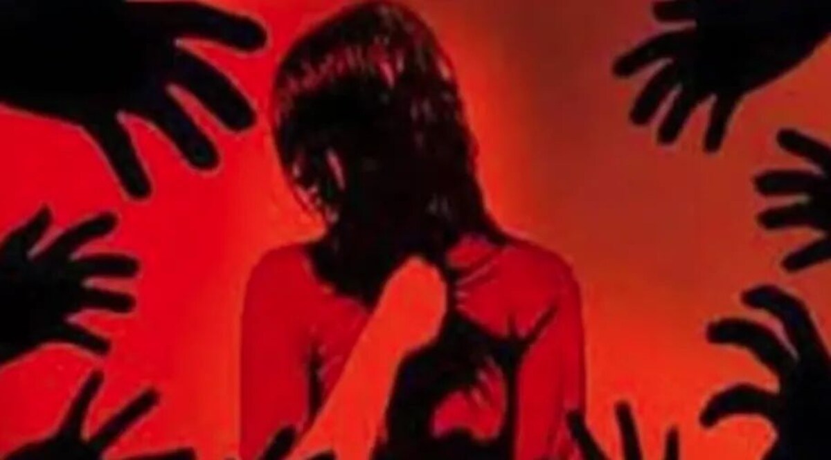 कर्नाटक के मांड्या में नाबालिग लड़की से गैंगरेप, न्यूड वीडियो बनाकर ब्लैकमेल किया, दो क्लासमेट समेत तीन गिरफ्तार जांच में जुटी पुलिस