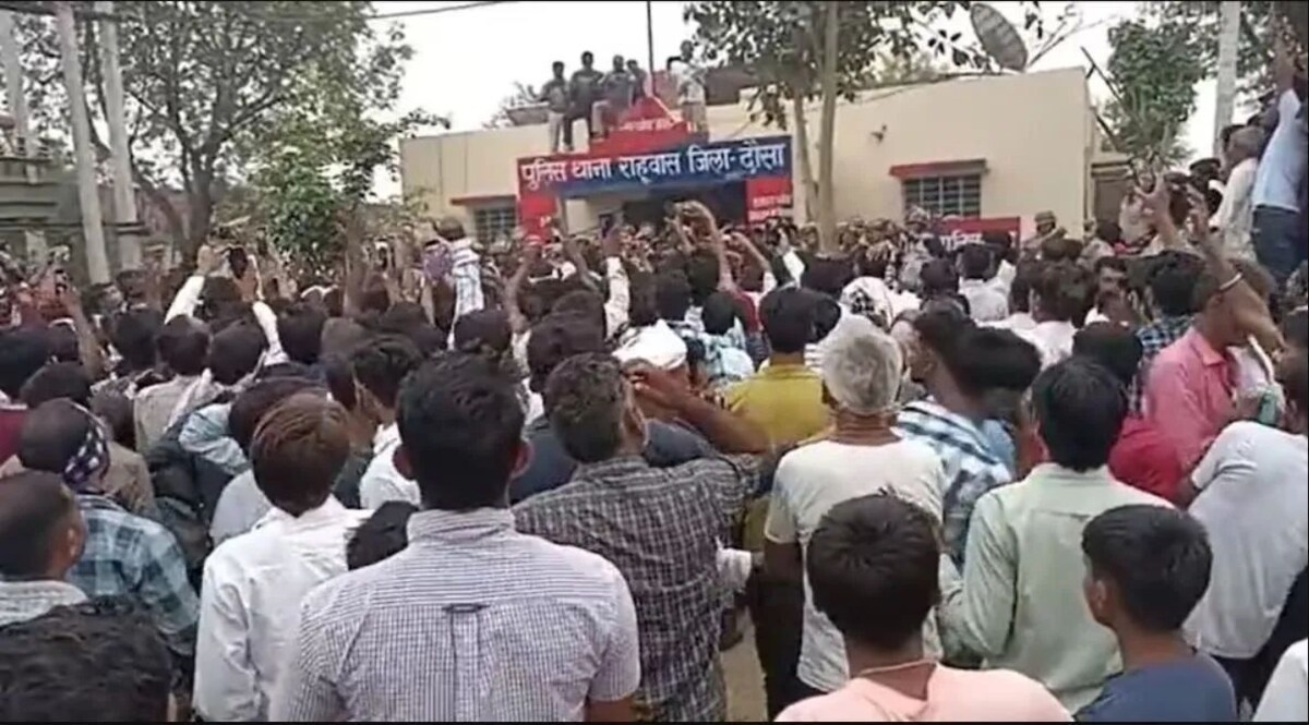 Rape News: फिर खाकी दागदार, 4 साल की बच्ची के साथ रेप, लोगों ने थाने में ही पीटा Crime Tak