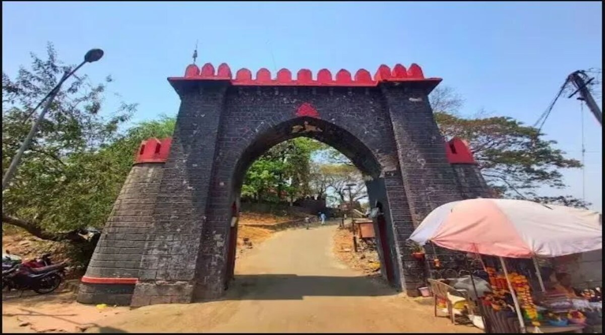 फर्जी दस्तावेजों के दम पर ऐतिहासिक किला हड़पने की कोशिश, जानें क्या है पूरा मामला... Crime Tak