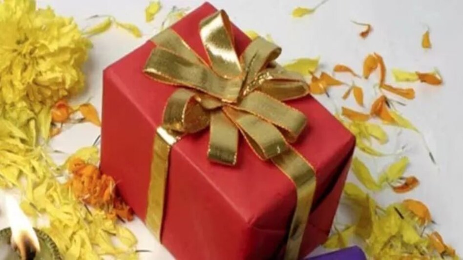 दिवाली की मिठाई के डिब्बे में फिरौती का खत, नकाबपोश बदमाशों ने चिट्ठी डाल के डॉक्टर से मांगी फिरौती दिवाली की मिठाई के डिब्बे में फिरौती का खत, नकाबपोश बदमाशों ने चिट्ठी डाल के डॉक्टर से मांगी फिरौती