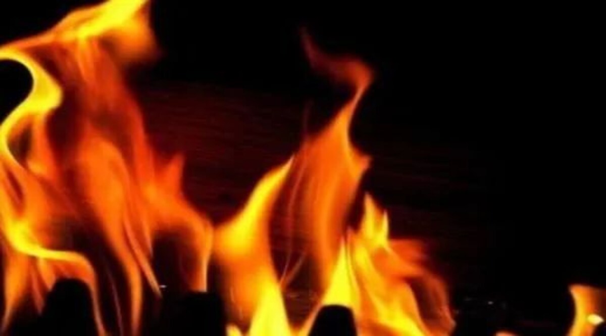 महाराष्ट्र के ठाणे में आग लगने से फ्लैट जलकर खाक हुआ, कोई हताहत नहीं प्रतिकात्मक तस्वीर