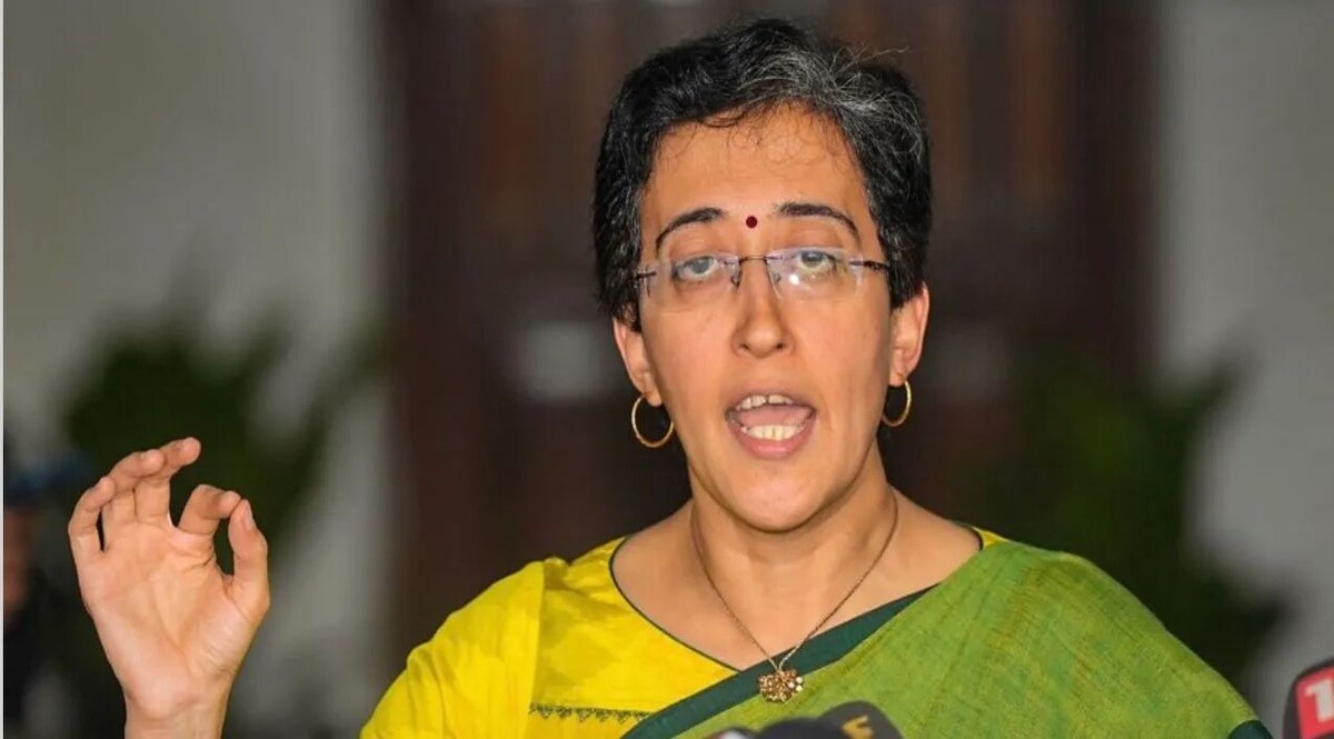 भूमि मुआवजा मामला : आतिशी ने सौंपी रिपोर्ट; प्रथम दृष्टया मुख्य सचिव की मिलीभगत होने का आरोप Photo