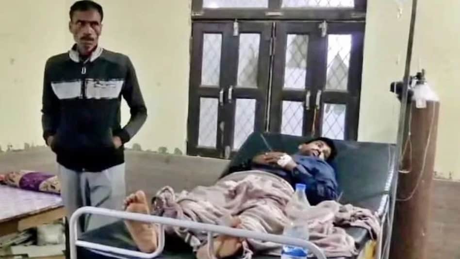 UP News : मालकिन ने काट दिया नौकर का प्राइवेट पार्ट, पुलिस ने दर्ज किया महिला पर केस UP News : मालकिन ने काट दिया नौकर का प्राइवेट पार्ट, पुलिस ने दर्ज किया महिला पर केस