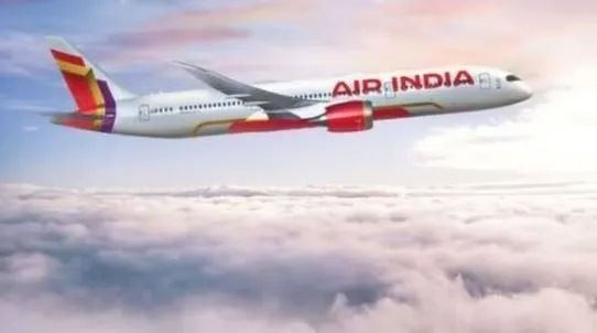 दिल्ली हवाई अड्डे पर कार्डियक अरेस्ट से कैप्टन की मौत, पायलटों में मचा हड़कंप, उठने लगी थकान की बात एयर इंडिया के पायलट की एयरपोर्ट पर कार्डिएक अरेस्ट से मौत