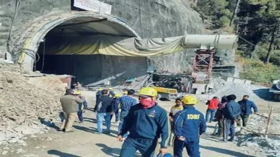 Uttarakhand Tunnel News : श्रमिकों के सुरंग से जल्द निकलने की उम्मीद बढ़ी Uttarakhand Tunnel News : श्रमिकों के सुरंग से जल्द निकलने की उम्मीद बढ़ी