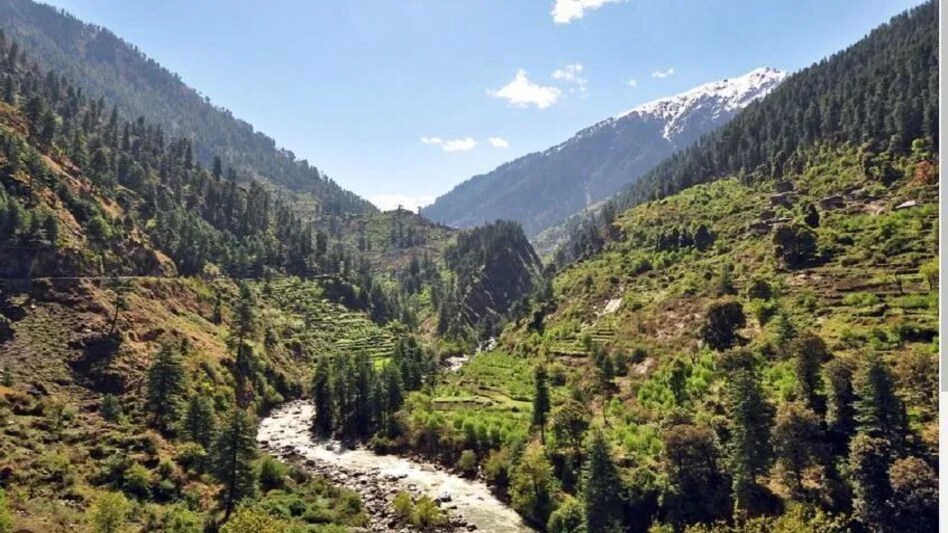 हिमाचल की मणिकर्ण घाटी में डबल मर्डर? गर्म पानी के कुंड में बिना कपड़ों के मिलीं युवक-युवती का लाश हिमाचल की मणिकर्ण घाटी में डबल मर्डर? गर्म पानी के कुंड में बिना कपड़ों के मिलीं युवक-युवती का लाश