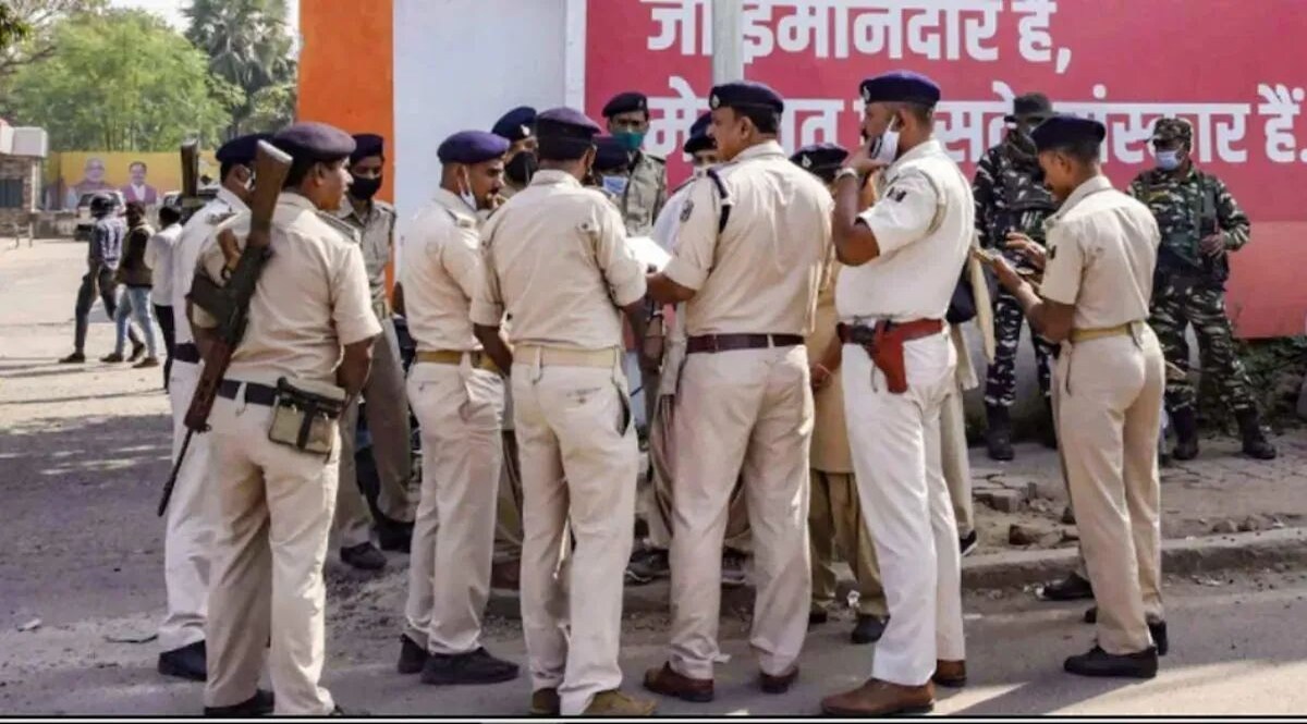Bihar Police: बिहार में 27 दारोगा किए गए सस्पेंड, कार्रवाई से पुलिस विभाग में हड़कंप, जानिए वजह Crime Tak