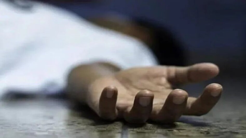 Noida : नोएडा में HR मैनेजर ने ऑक्सीजन ओवरडोज लेकर किया सुसाइड, वजह चौंकाने वाली Noida : नोएडा में HR मैनेजर ने ऑक्सीजन ओवरडोज लेकर किया सुसाइड, वजह चौंकाने वाली