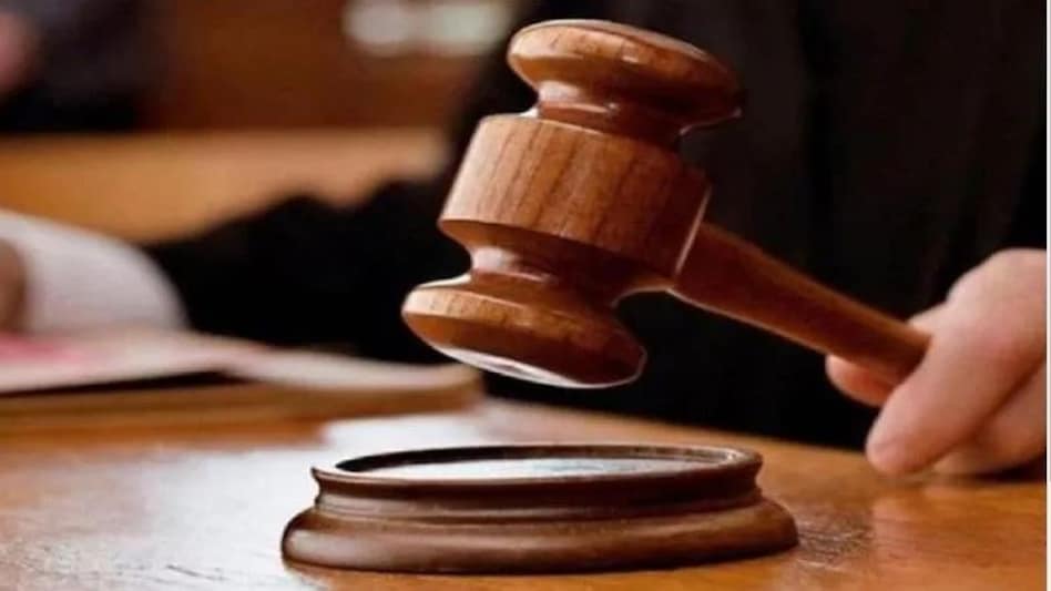 Up News : प्रतापगढ़ में नाबालिग किशोरी से रेप के दोषी को 25 साल जेल की सजा Up News : प्रतापगढ़ में नाबालिग किशोरी से रेप के दोषी को 25 साल जेल की सजा