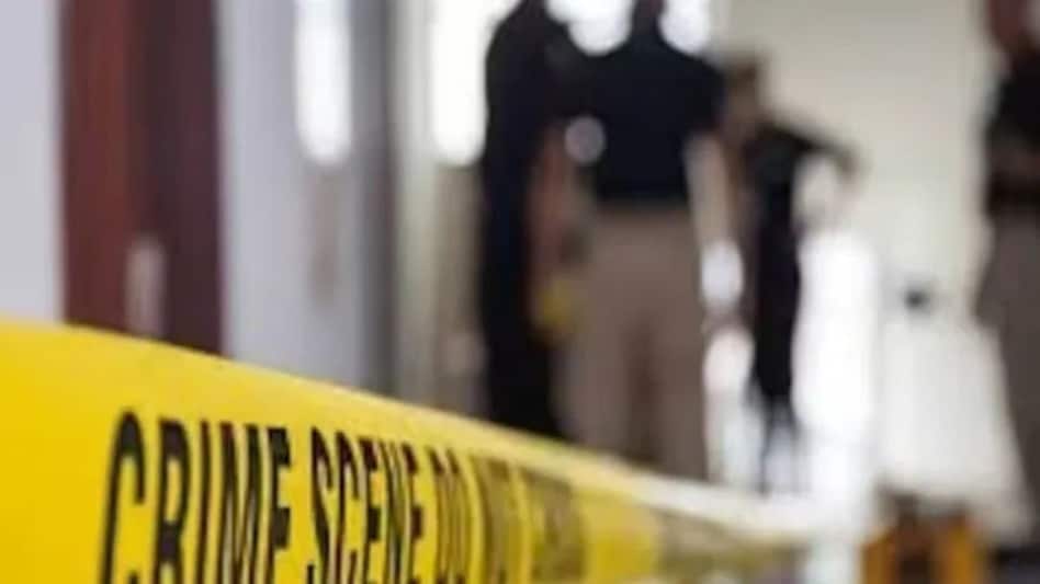 पत्नी के थे नाजायज संबंध, लेकिन पति ने सिर्फ बीवी को ही नहीं मारा, पूरे परिवार को क्यों खत्म कर डाला? ये कहानी हिला कर रख देगी! पत्नी के थे नाजायज संबंध, लेकिन पति ने सिर्फ बीवी को ही नहीं मारा, पूरे परिवार को क्यों खत्म कर डाल...