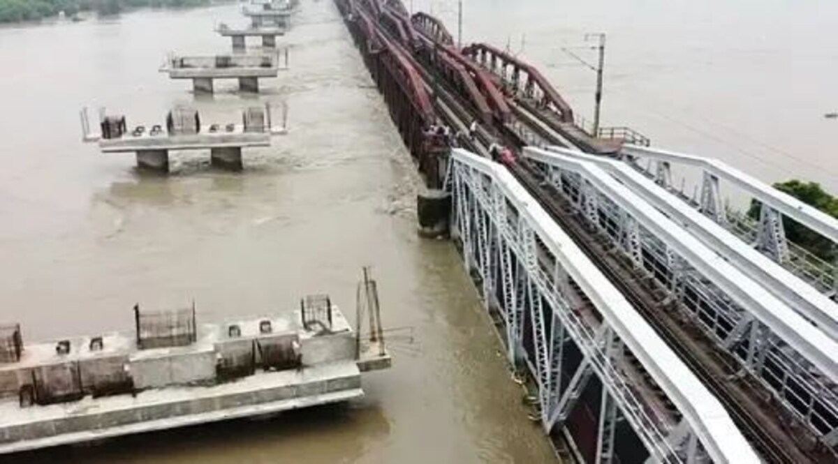 मध्य प्रदेश में तीन बच्चों के साथ बांध में कूदा पिता, दो बच्चों की मौत खरगोन जिले में पारिवारिक विवाद के कारण 40 वर्षीय एक व्यक्ति ने अपने तीन बच्चों के साथ बांध में