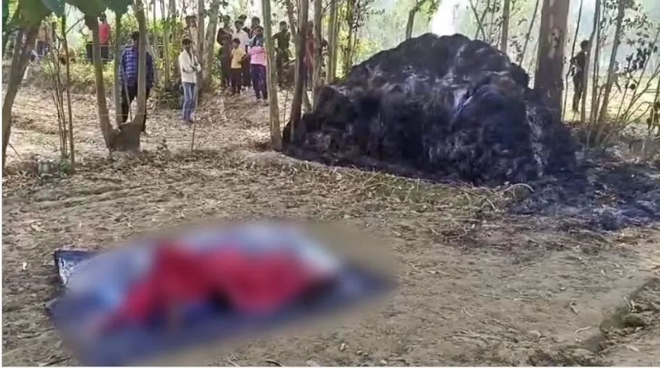 Bareilly : बरेली में महिला की हत्या कर पुआल डाल जलाई लाश, अवैध संंबंधों में पति पर मर्डर का आरोप Bareilly : बरेली में महिला की हत्या कर पुआल डाल जलाई लाश, अवैध संंबंधों में पति पर मर्डर का आरोप