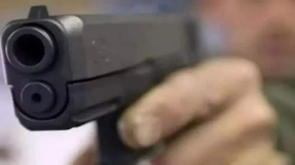 केरल के त्रिशूर में एक स्कूल में पूर्व छात्र ने की गोलीबारी, कोई हताहत नहीं केरल के त्रिशूर में एक स्कूल में पूर्व छात्र ने की गोलीबारी, कोई हताहत नहीं