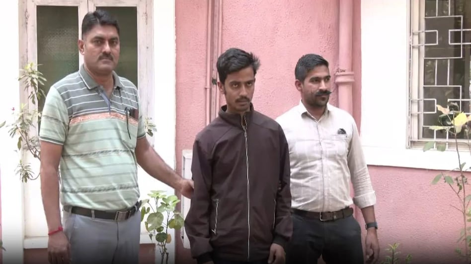 SIM Swap Fraud: एक गलती से खाली हो जाएगा बैंक अकाउंट, सिम स्वैप के जरिए 79.70 लाख रुपये की ऑनलाइन धोखाधड़ी, SIM Swap Fraud: एक गलती से खाली हो जाएगा बैंक अकाउंट, सिम स्वैप के जरिए 79.70 लाख रुपये की ऑनलाइन ध...