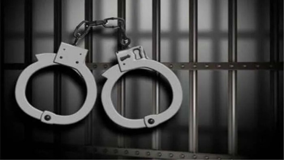 Noida : नोएडा में कैदी के परिवार से जेल वालों ने रिश्वत मांगे, DM ने जांच के आदेश दिए Noida : नोएडा में कैदी के परिवार से जेल वालों ने रिश्वत मांगे, DM ने जांच के आदेश दिए