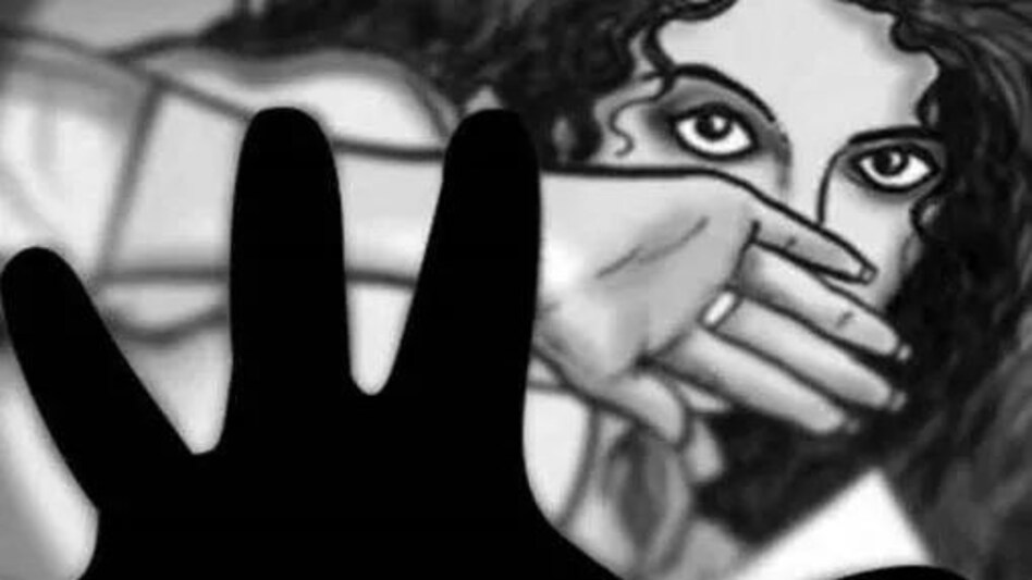 महाराष्ट्र : महिला डॉक्टर ने पति और सास पर लगाया क्रूरता का आरोप, मामला दर्ज महाराष्ट्र : महिला डॉक्टर ने पति और सास पर लगाया क्रूरता का आरोप, मामला दर्ज