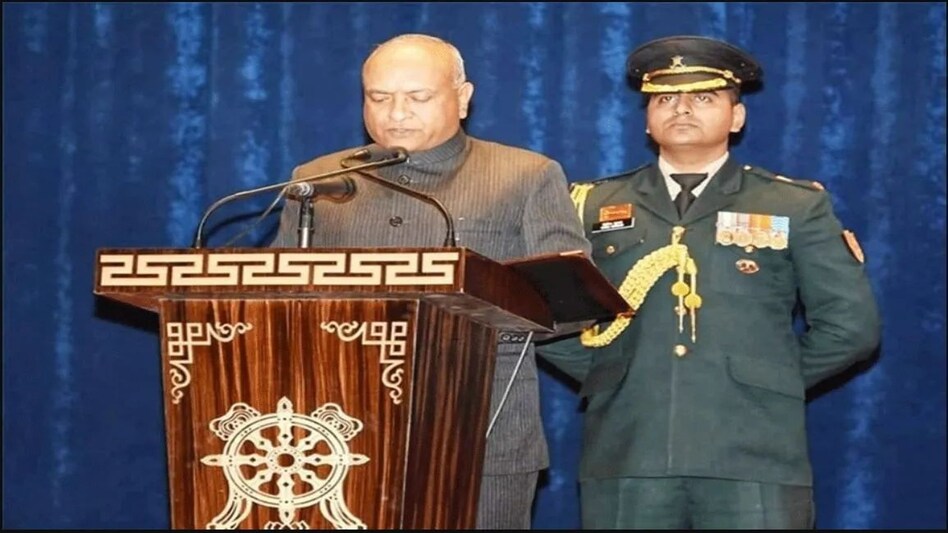 पूर्व उप राज्यपाल के खाते से उड़ाए 2 लाख, न कॉल किया, न ही मांगा OTP, फिर कैसे किया फ्रॉड? पूर्व उप राज्यपाल के खाते से उड़ाए 2 लाख, न कॉल किया, न ही मांगा OTP, फिर कैसे किया फ्रॉड?