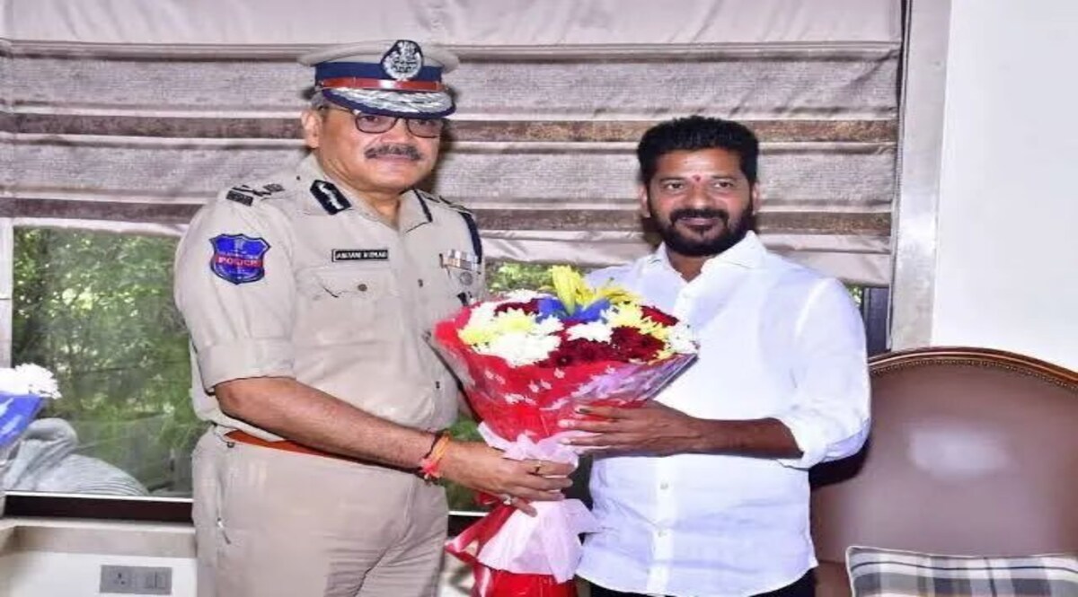 Telangana: चुनाव आयोग ने तेलंगाना के DGP अंजनी कुमार को किया सस्पेंड! काउंटिंग के बीच कांग्रेस चीफ से की थी मुलाकात Crime Tak