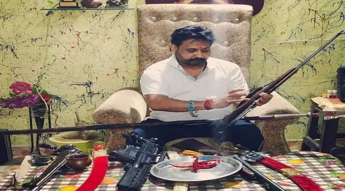 Jaipur : जयपुर में राष्ट्रीय राजपूत करणी सेना अध्यक्ष सुखदेव सिंह गोगामेड़ी की घर में घुसकर गोली मार हुई हत्या Karni Sena President Sukhdev Singh Gogamedi : जयपुर में करणी सेना के अध्यक्ष सुखदेव सिंह गोगामेड़ी की गोली मारकर हत्या