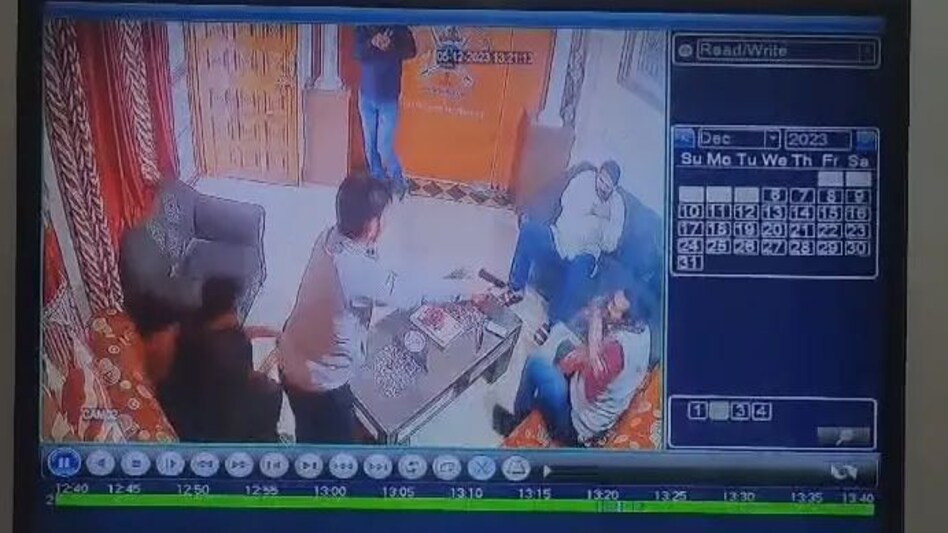राजस्थान : गोगामेड़ी की हत्या के विरोध में कई जगह प्रदर्शन राजस्थान : गोगामेड़ी की हत्या के विरोध में कई जगह प्रदर्शन