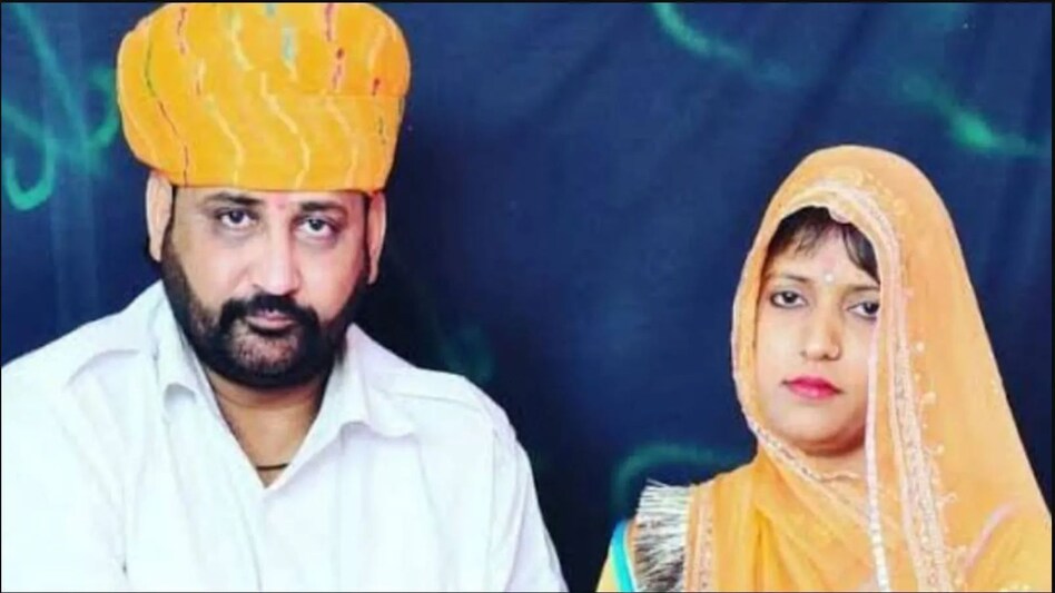 सुखदेव सिंह की शादीशुदा जिंदगी से जुड़े हैं हैरान कर देने वाले राज, गोगामेड़ी की तीन पत्नियां थीं! सुखदेव सिंह की शादीशुदा जिंदगी से जुड़े हैं हैरान कर देने वाले राज, गोगामेड़ी की तीन पत्नियां थीं!