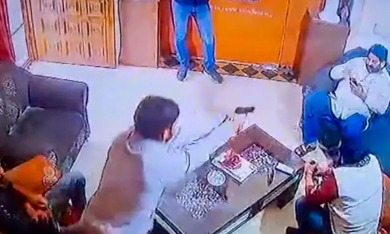 गोगामेड़ी की हत्या की जिम्मेदारी लेने वाले गैंगस्टर ने गुरुग्राम के व्यवसायी से मांगी थी रंगदारी: पुलिस Sukhdev Singh Karni Sena
